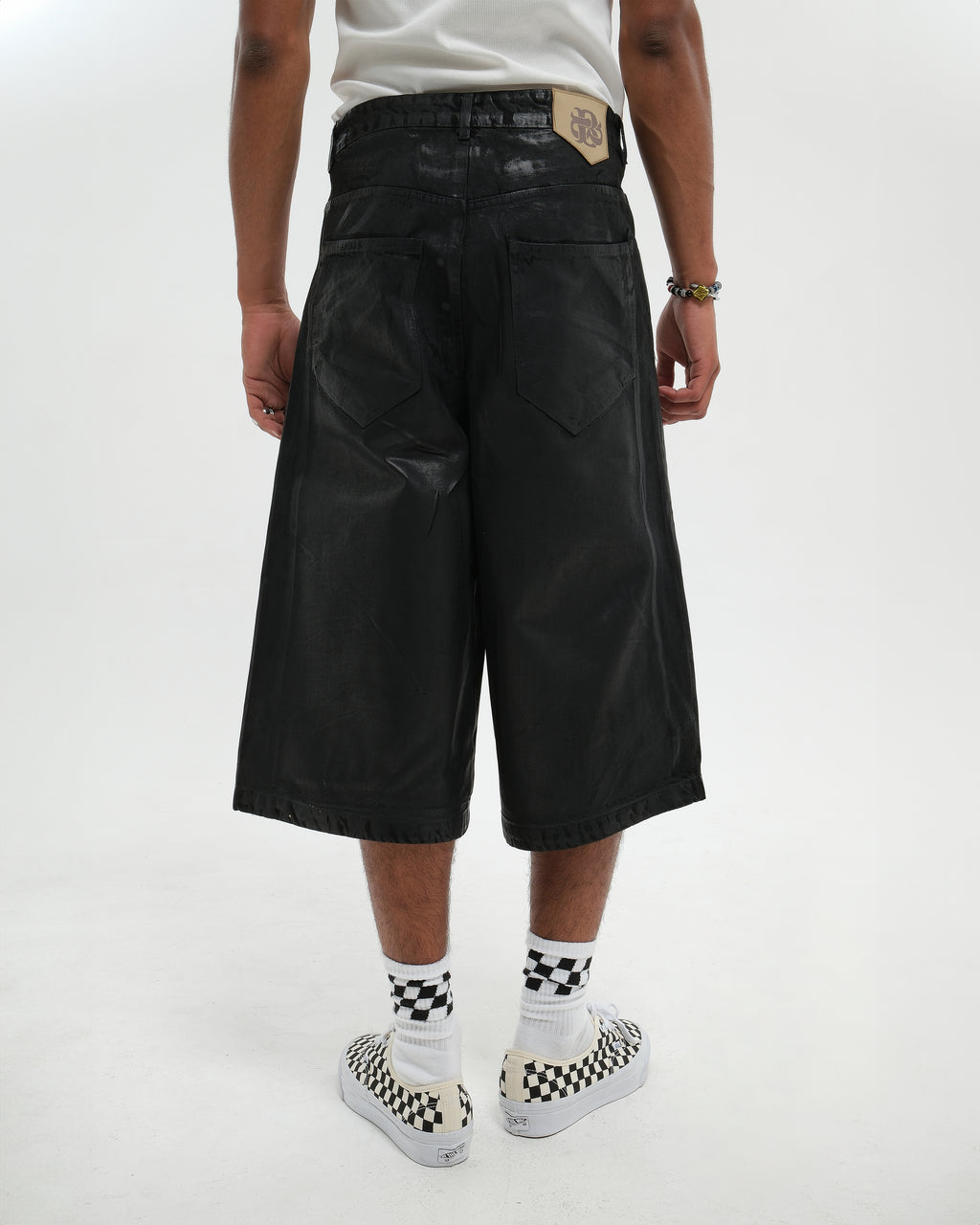 VARNISH WASH JORTS BLACK