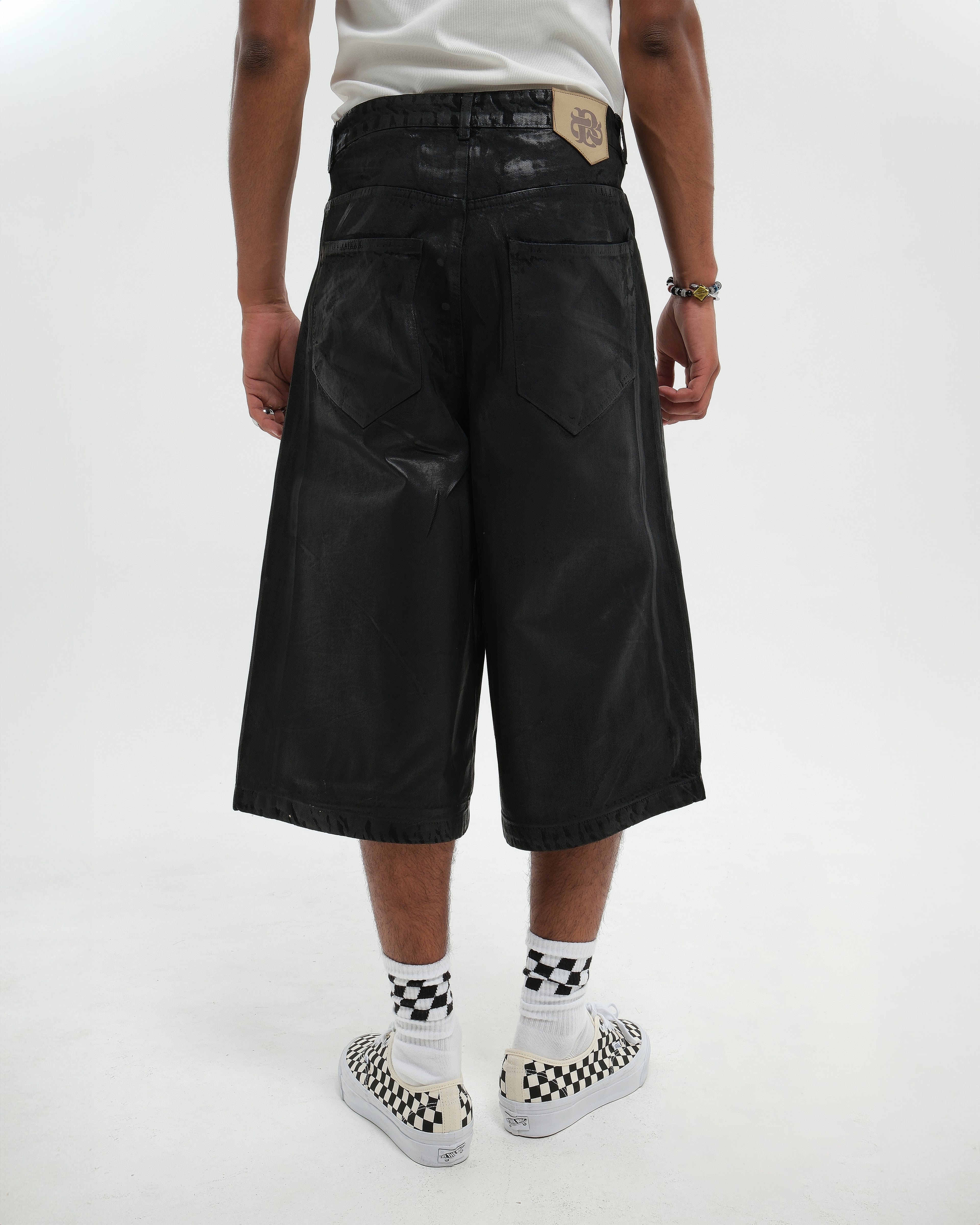 VARNISH WASH JORTS BLACK