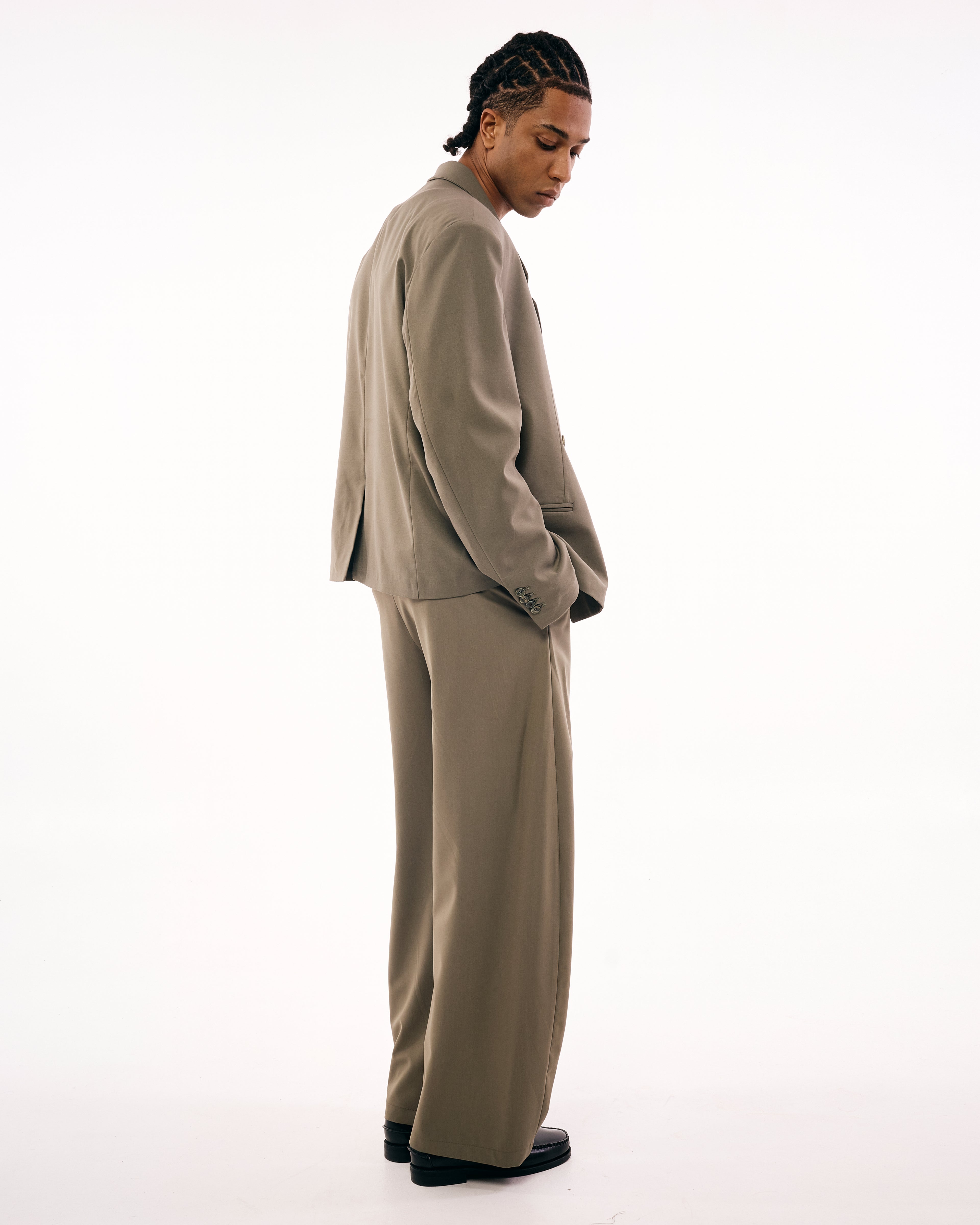 OFF RULES SUIT OLIVE