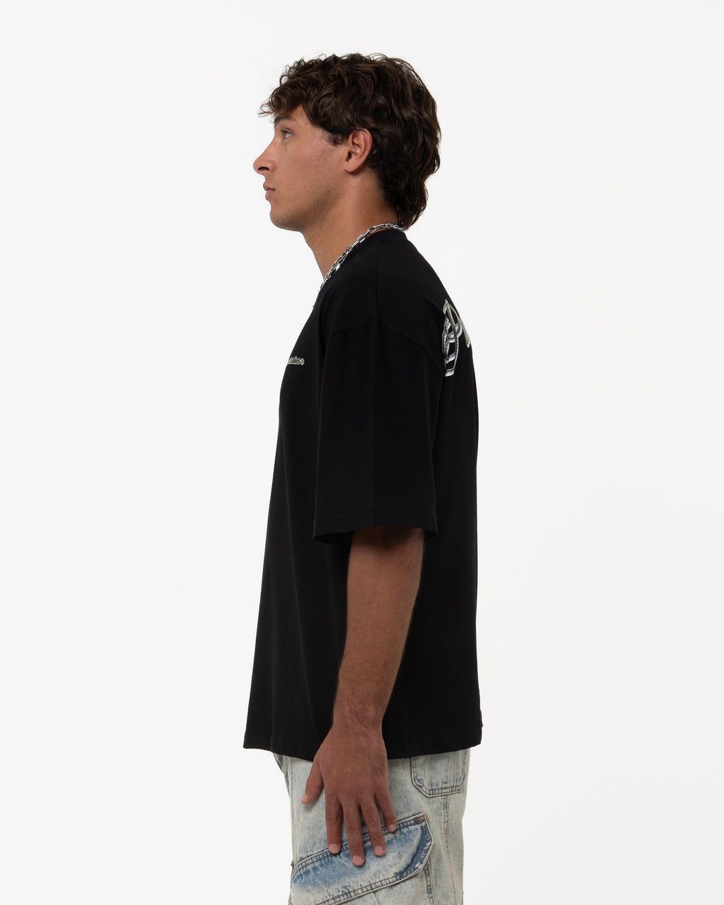 PURE FEELINGS BLACK TEE