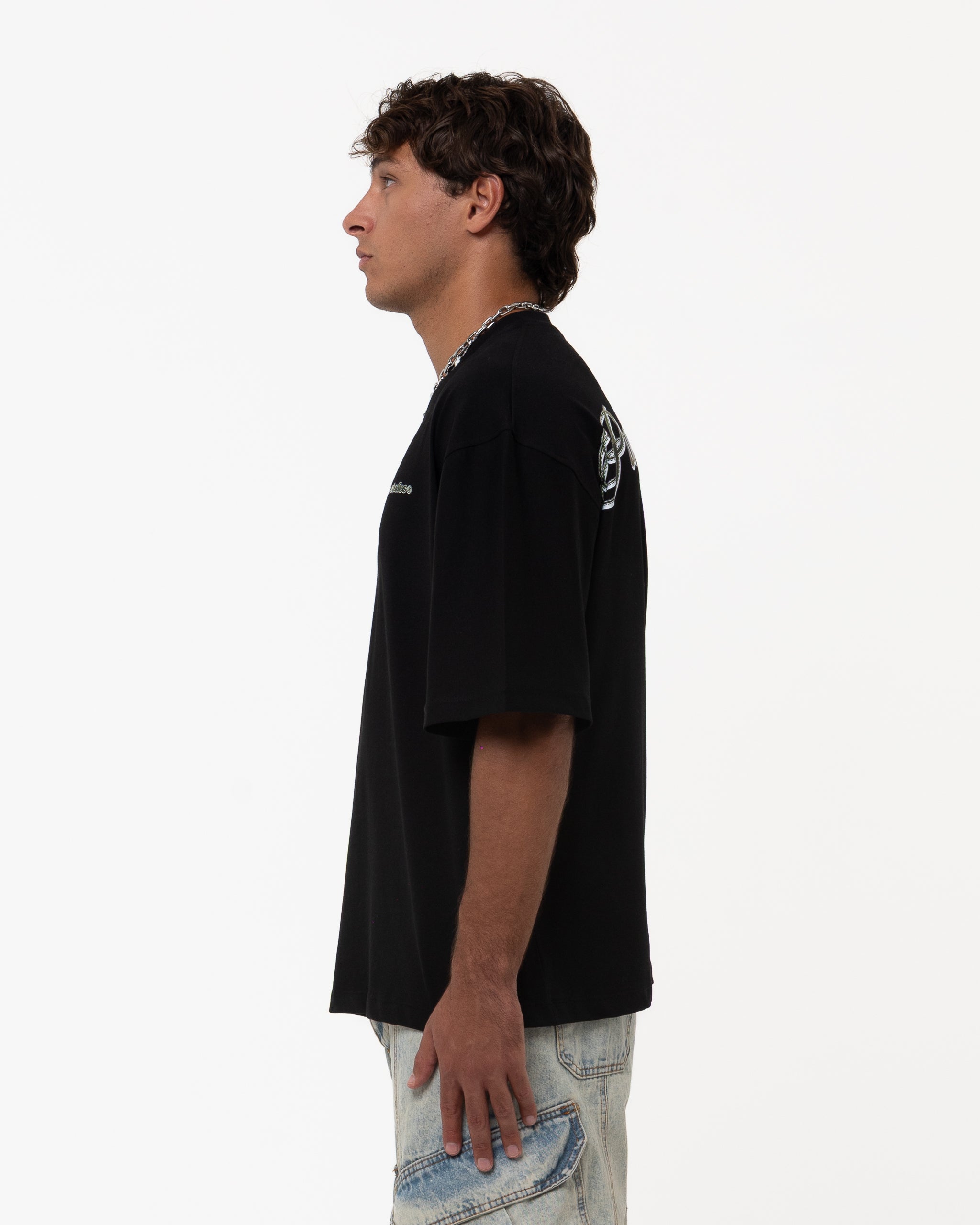 PURE FEELINGS BLACK TEE