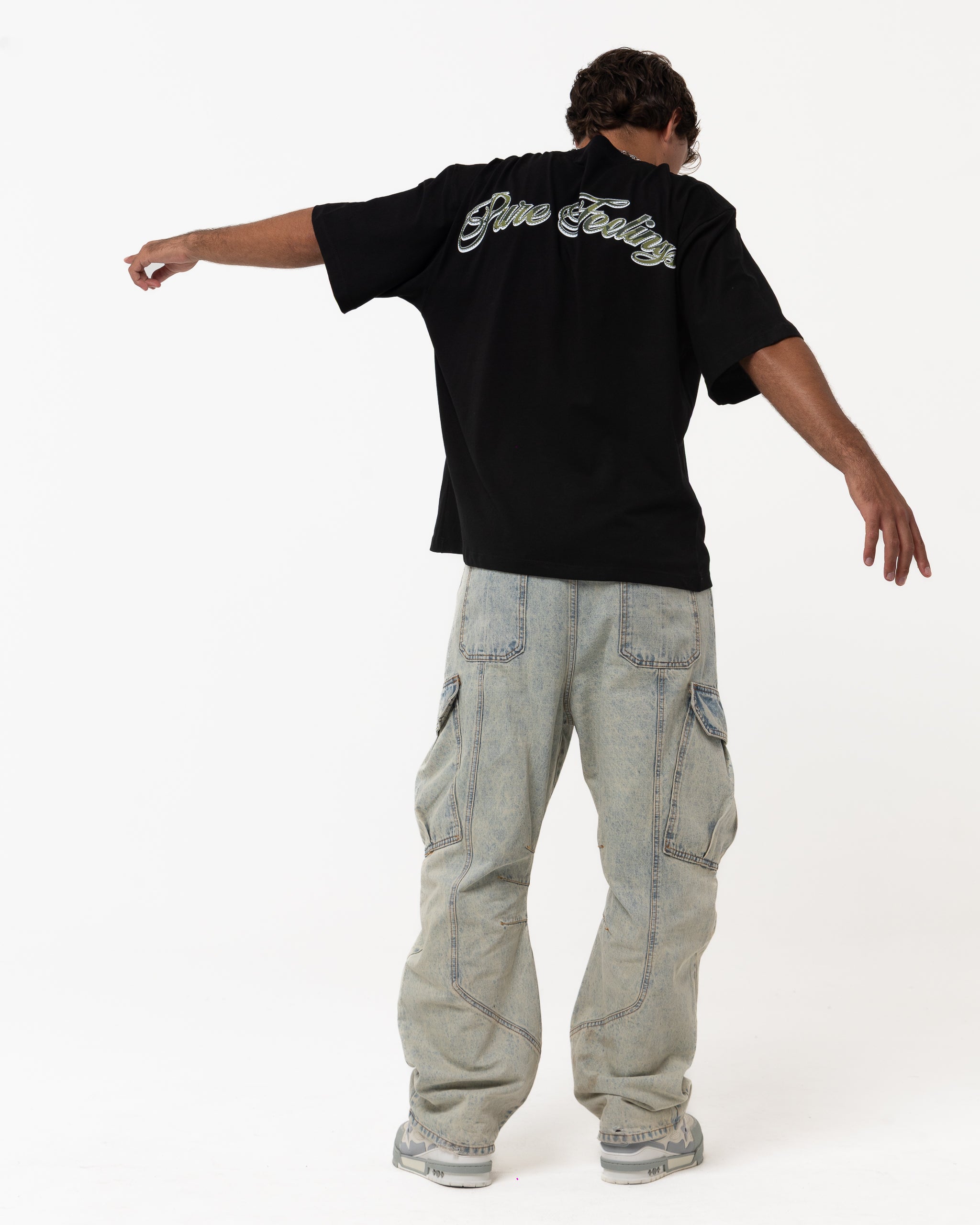 PURE FEELINGS BLACK TEE