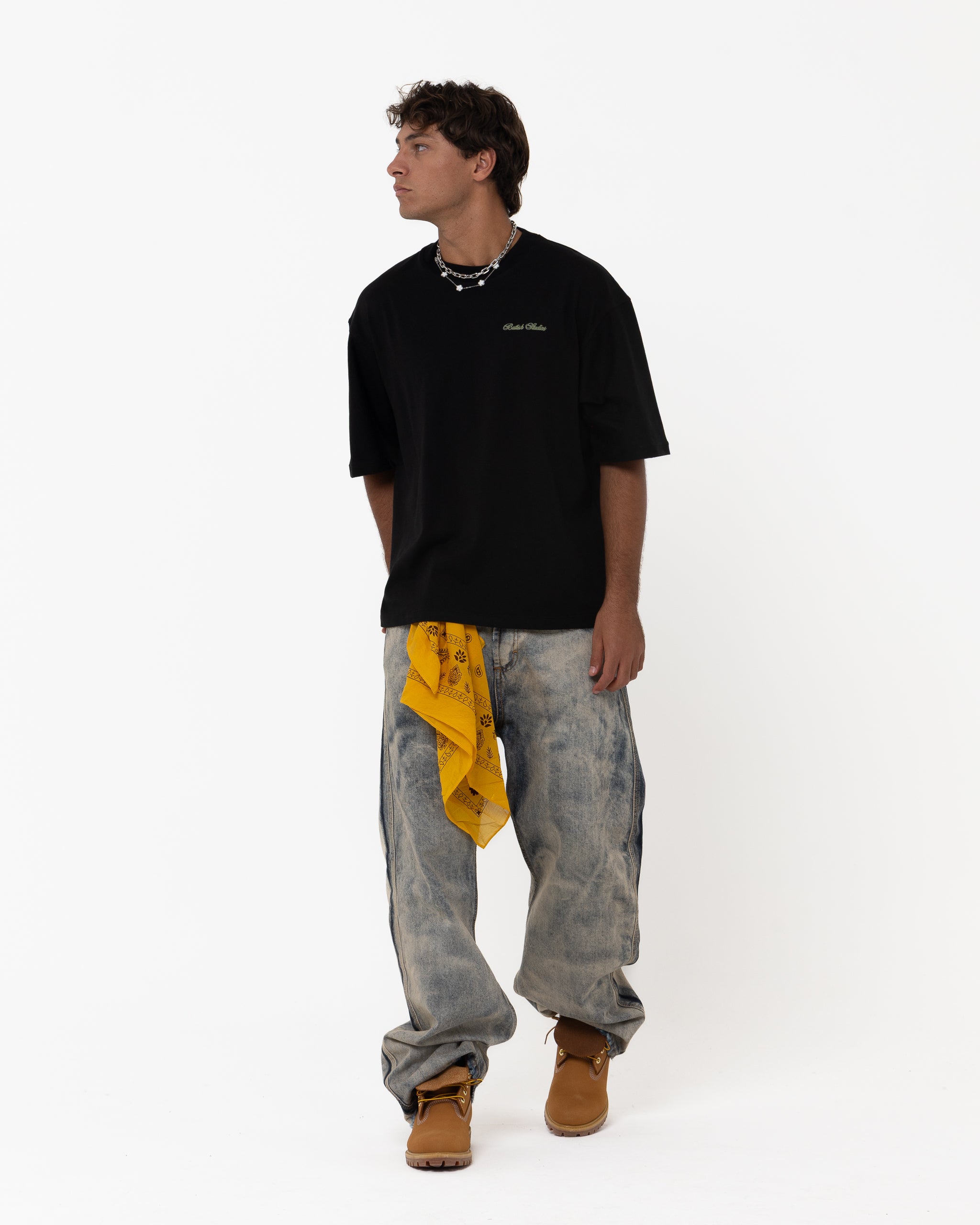CRUSH ON U BLACK TEE