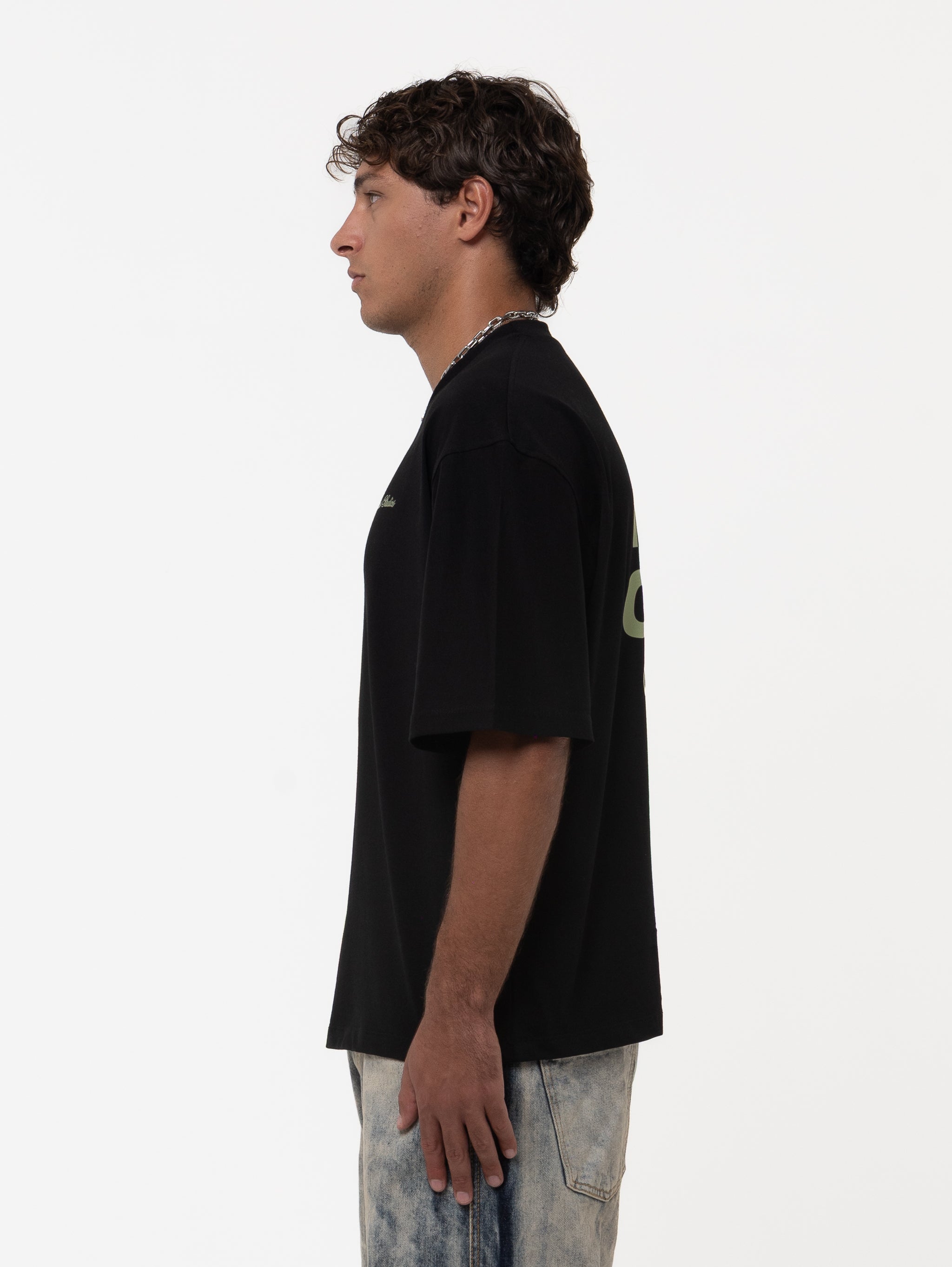 CRUSH ON U BLACK TEE