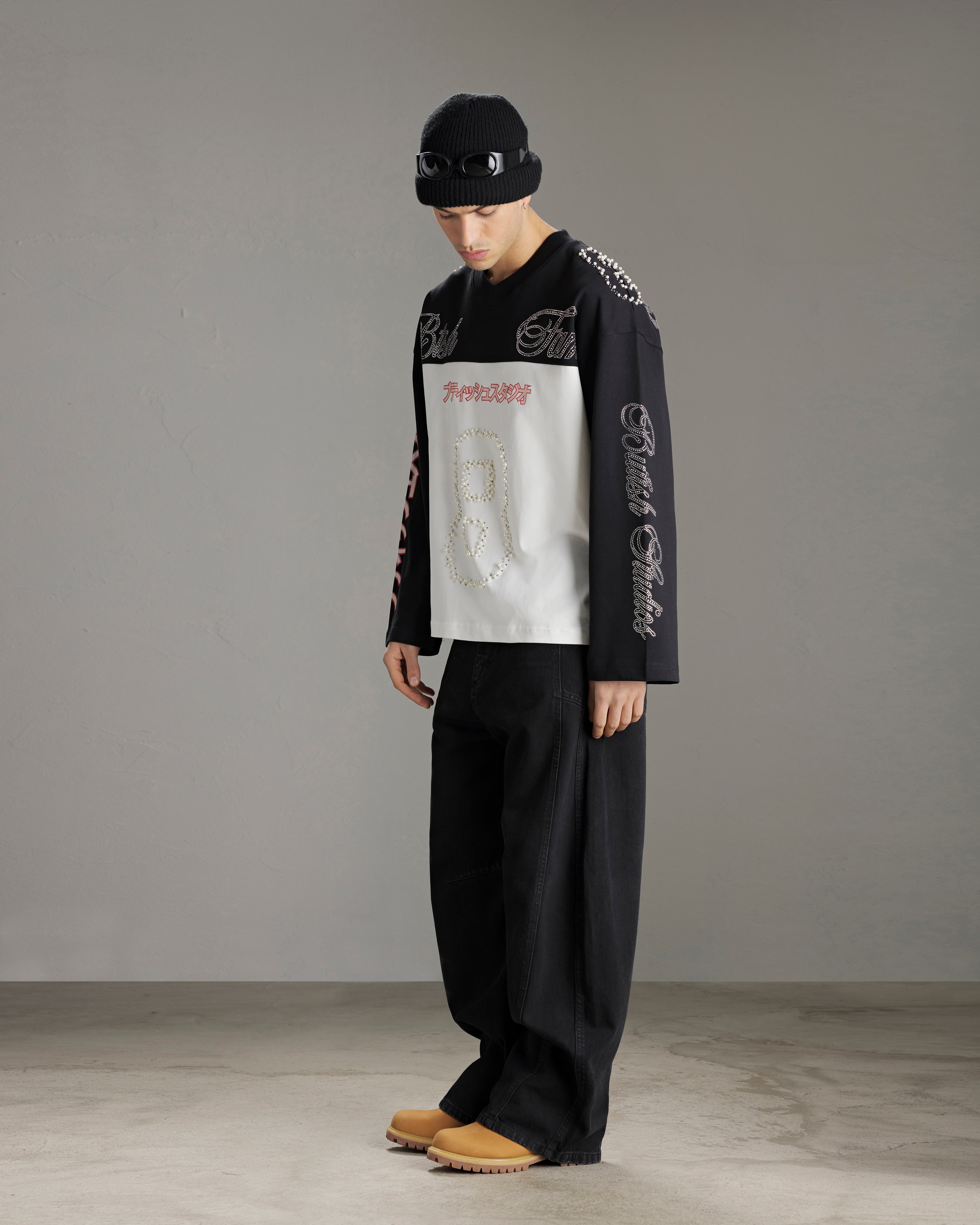 SHINING UNIFORM LONGSLEEVE - WHITE AND BLACK