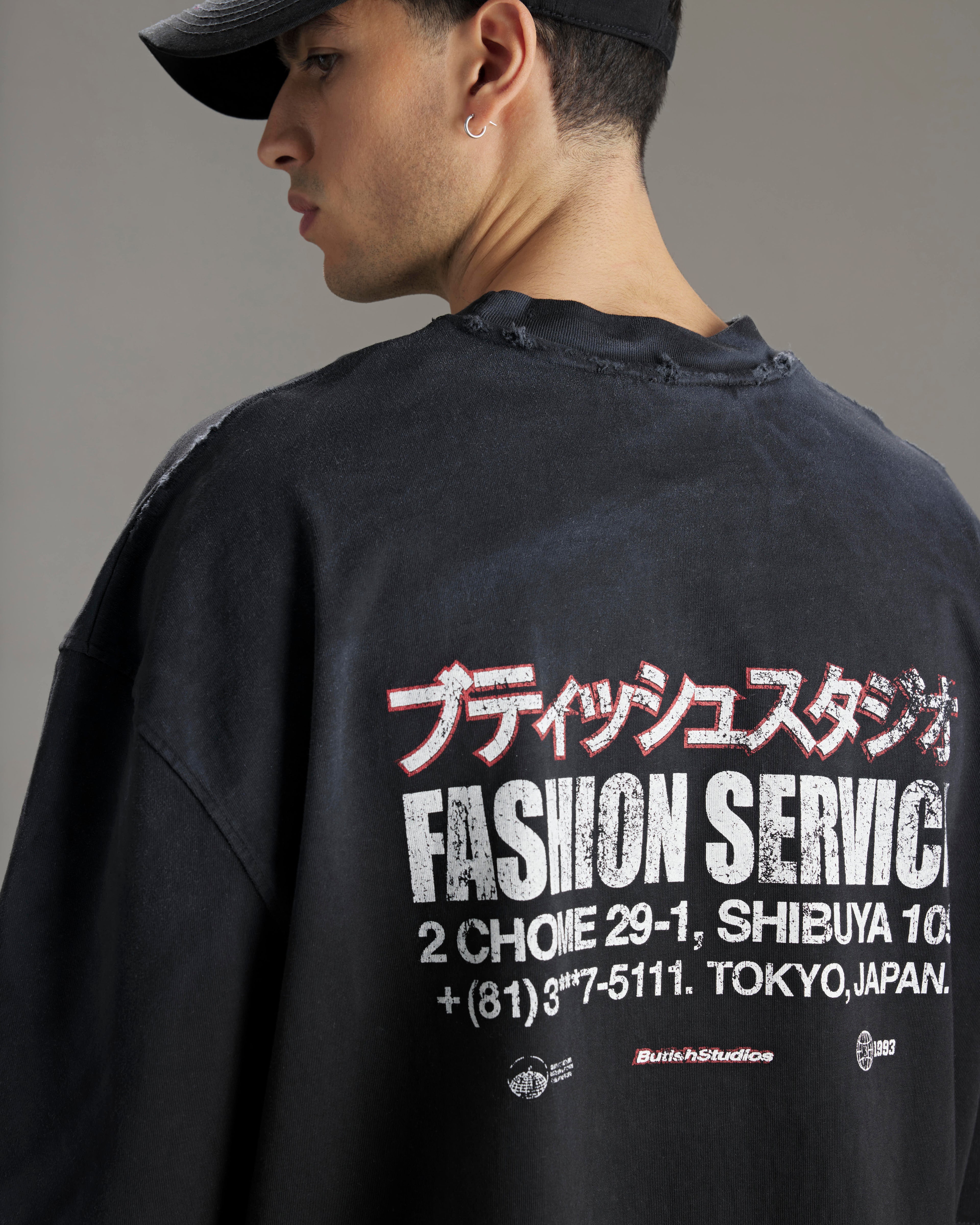 FASHION SERVICE BLACK TEE