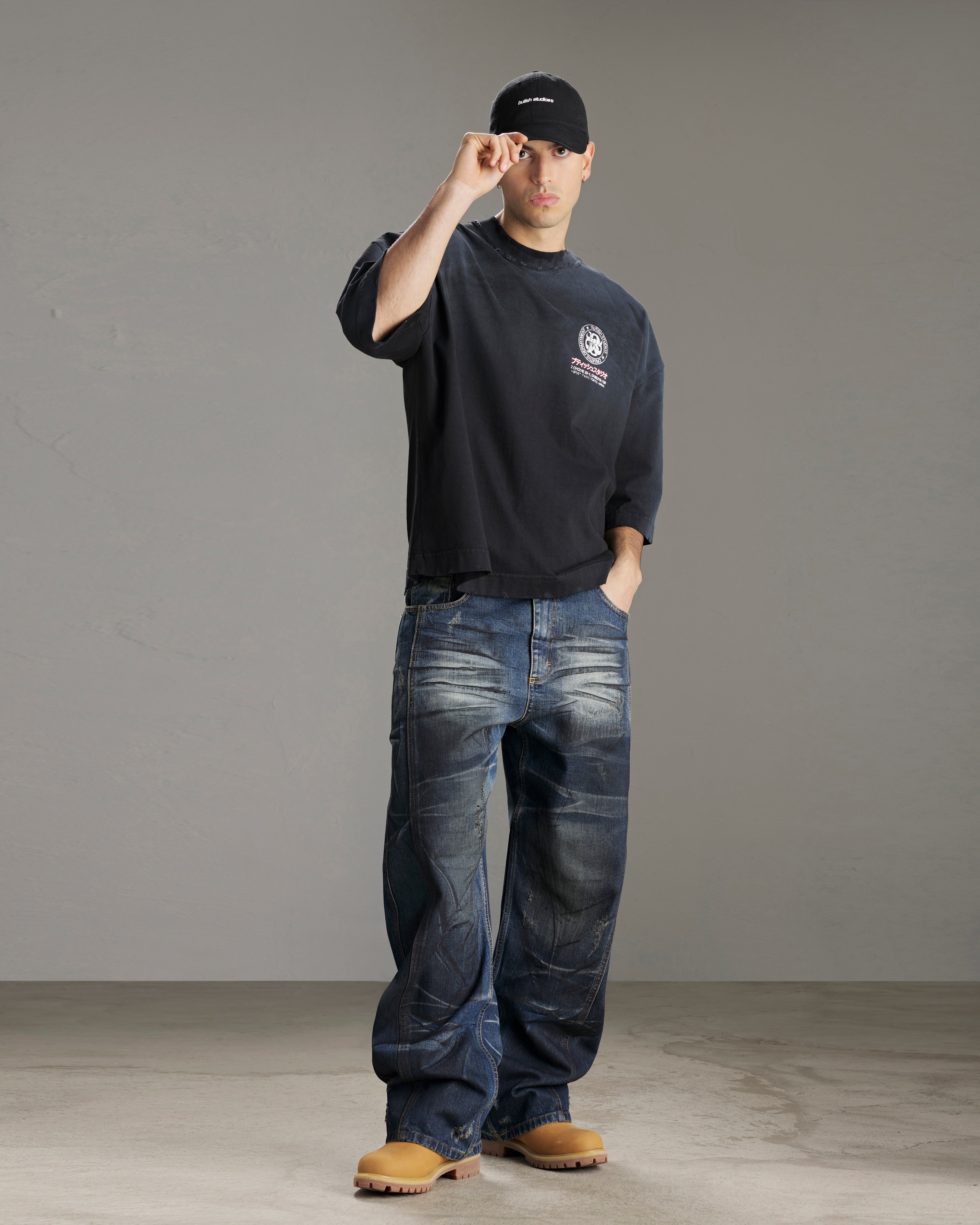 FASHION SERVICE BLACK TEE