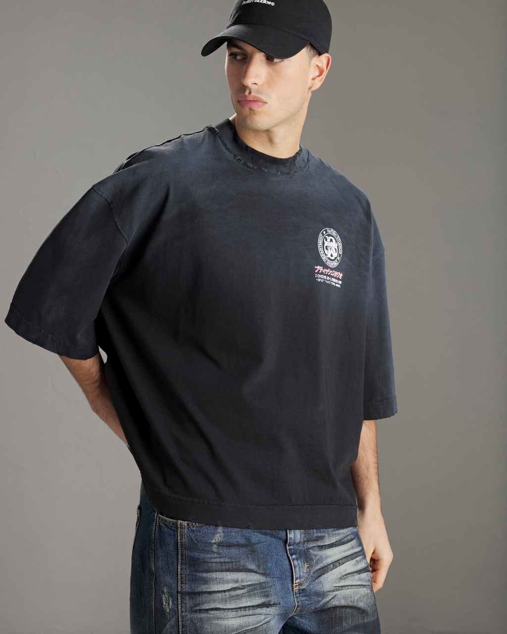 FASHION SERVICE BLACK TEE