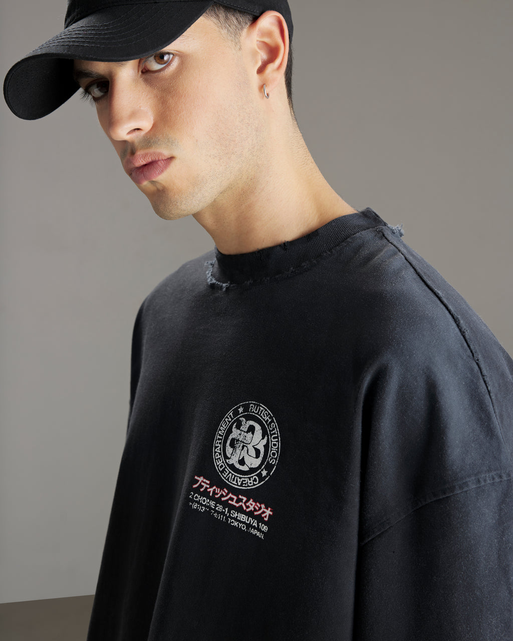 FASHION SERVICE BLACK TEE