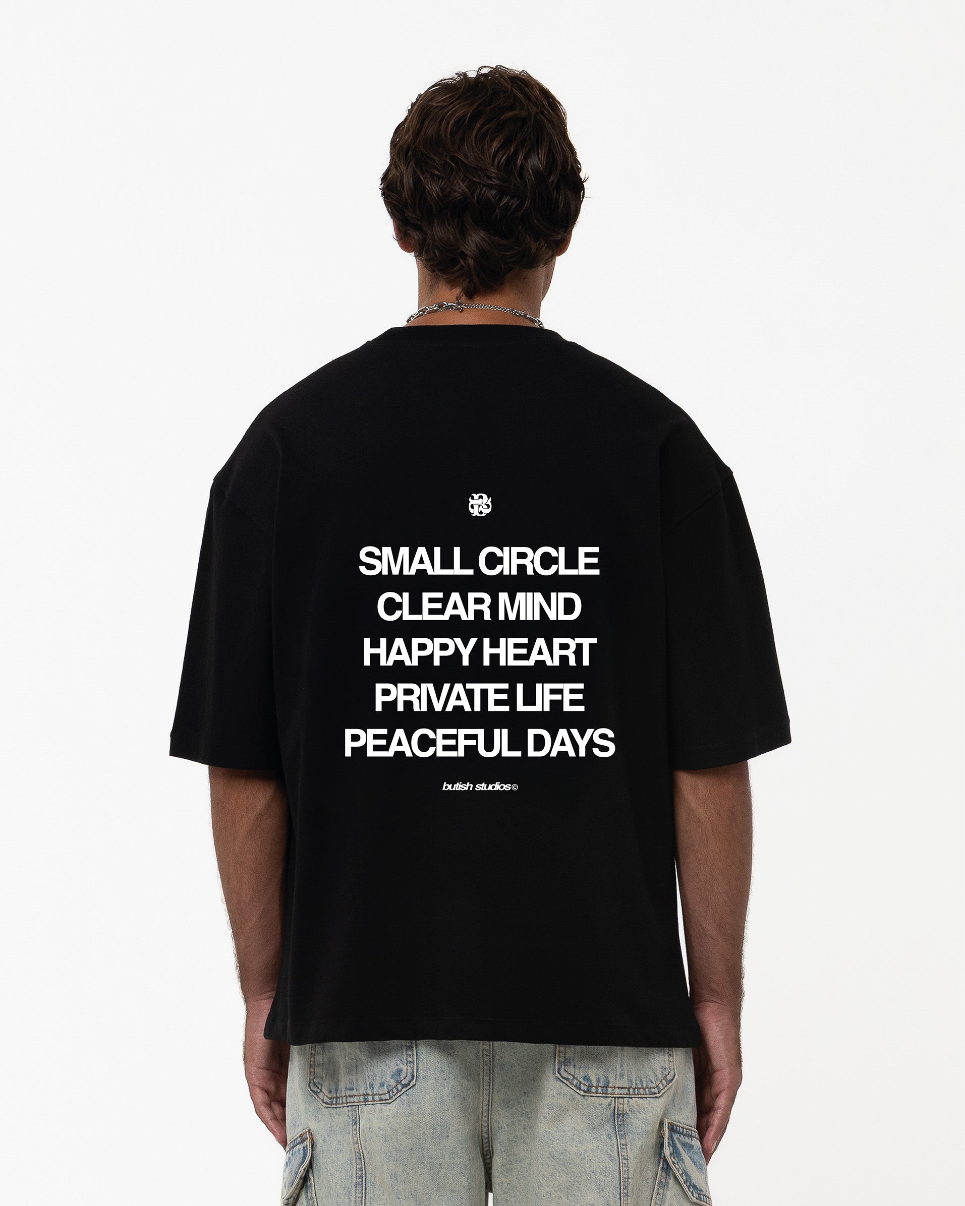 SMALL CIRCLE BLACK TEE