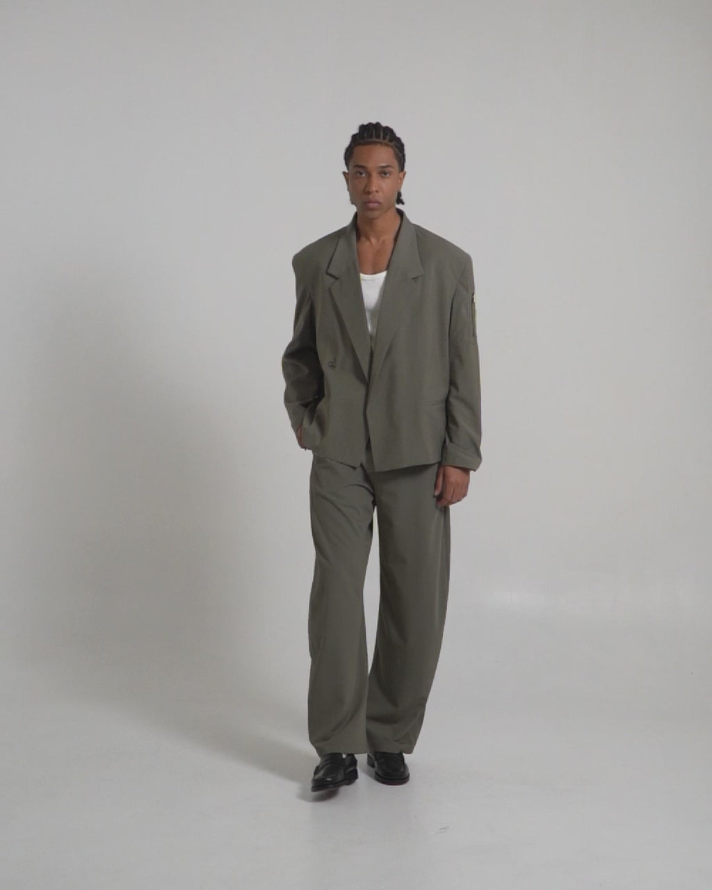 OFF RULES SUIT OLIVE