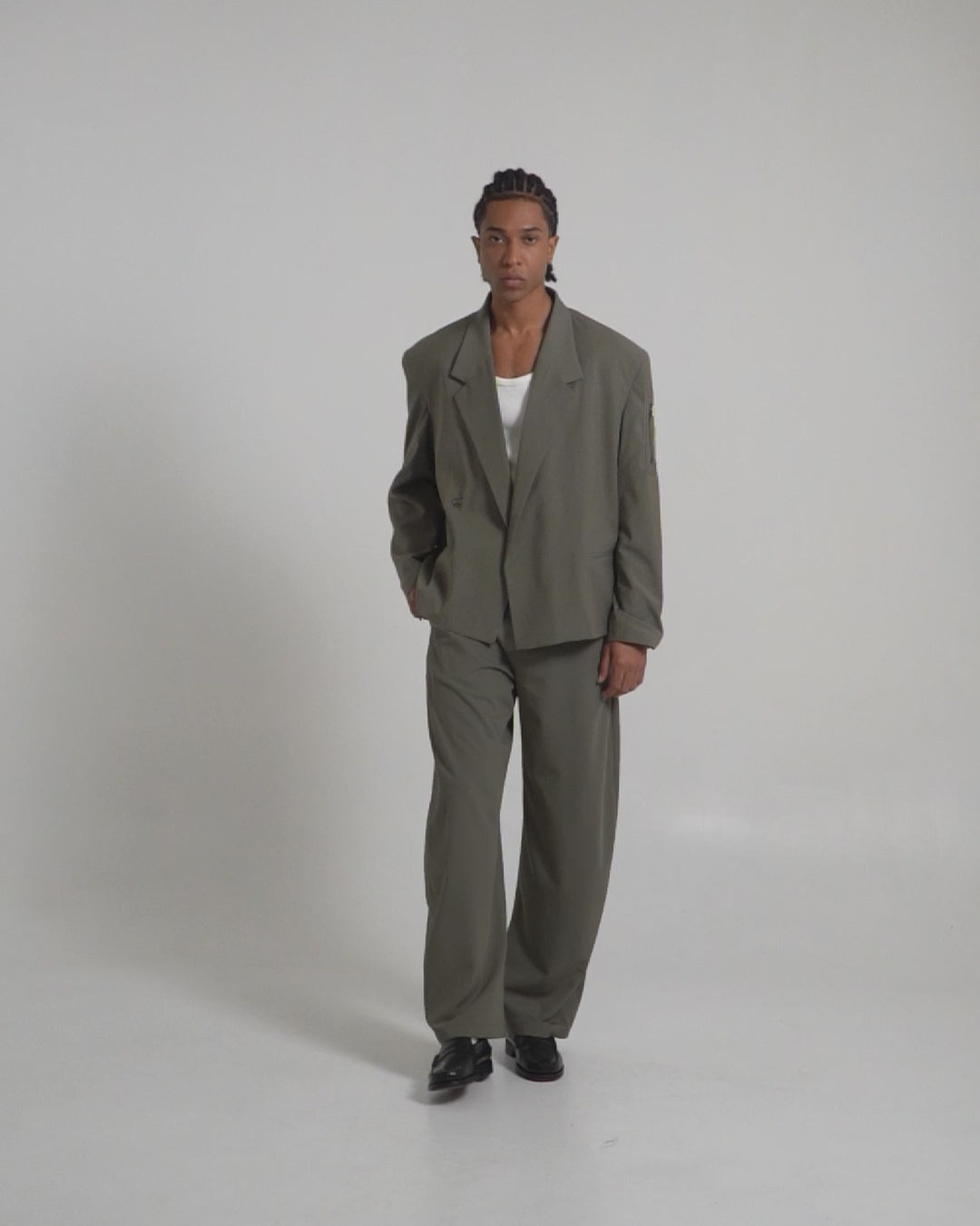 OFF RULES SUIT OLIVE